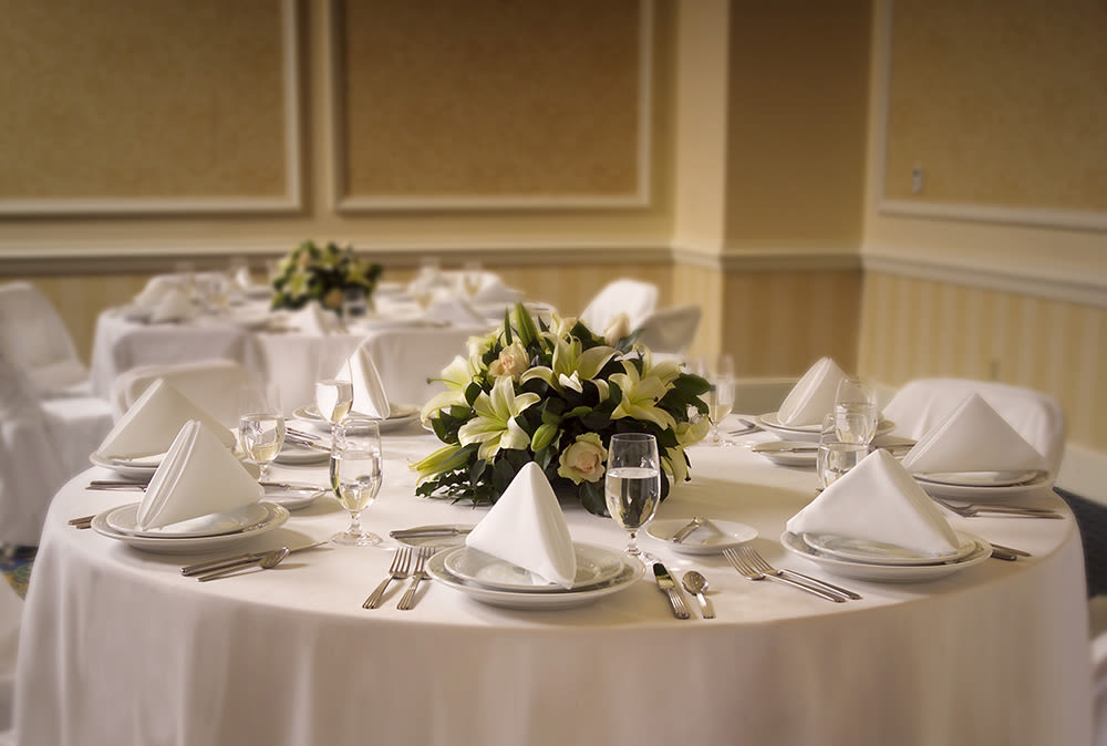 TABLE SET UP